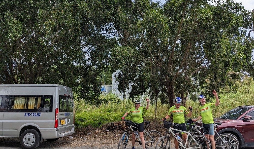 A minimum group size: 05 to 6pax
