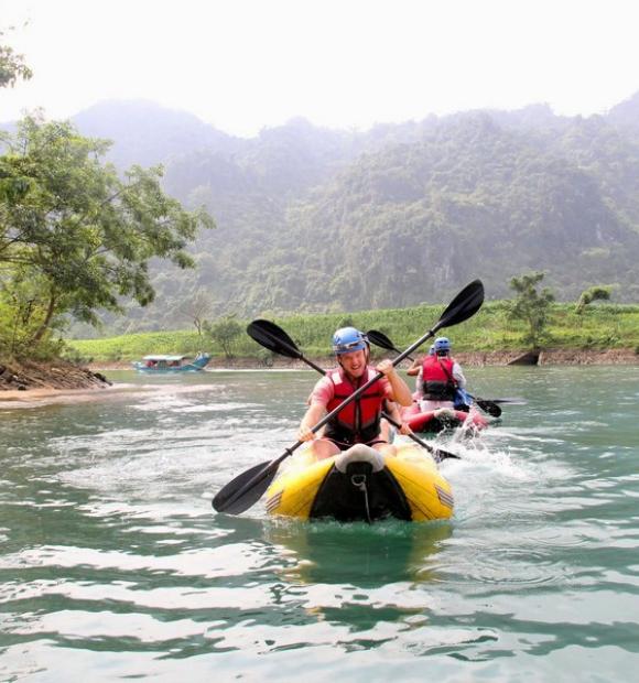 Discover Vietnam on a 6-day Hoi An to Hanoi cycling tour. Ride scenic countryside routes, explore Hue, visit Phong Nha caves and enjoy authentic local culture.  Copy