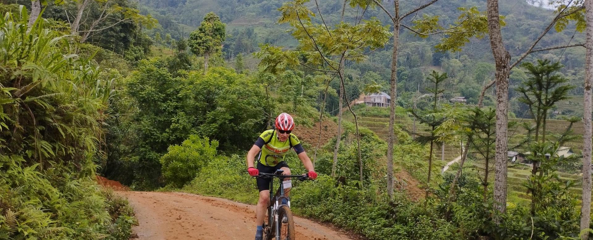 Cycling Lao Cao - Bac Ha - Mountain Cycling Lao Cai to Ha Giang to Ba Be Lake