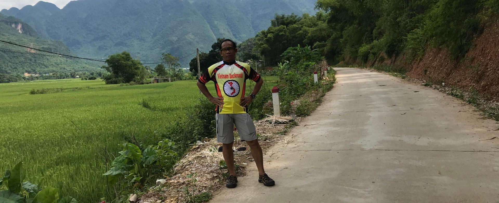 Cycling to Mai Chau, explore Hoa Binh Lake, stay a night at Thai tribe village, in the valley.