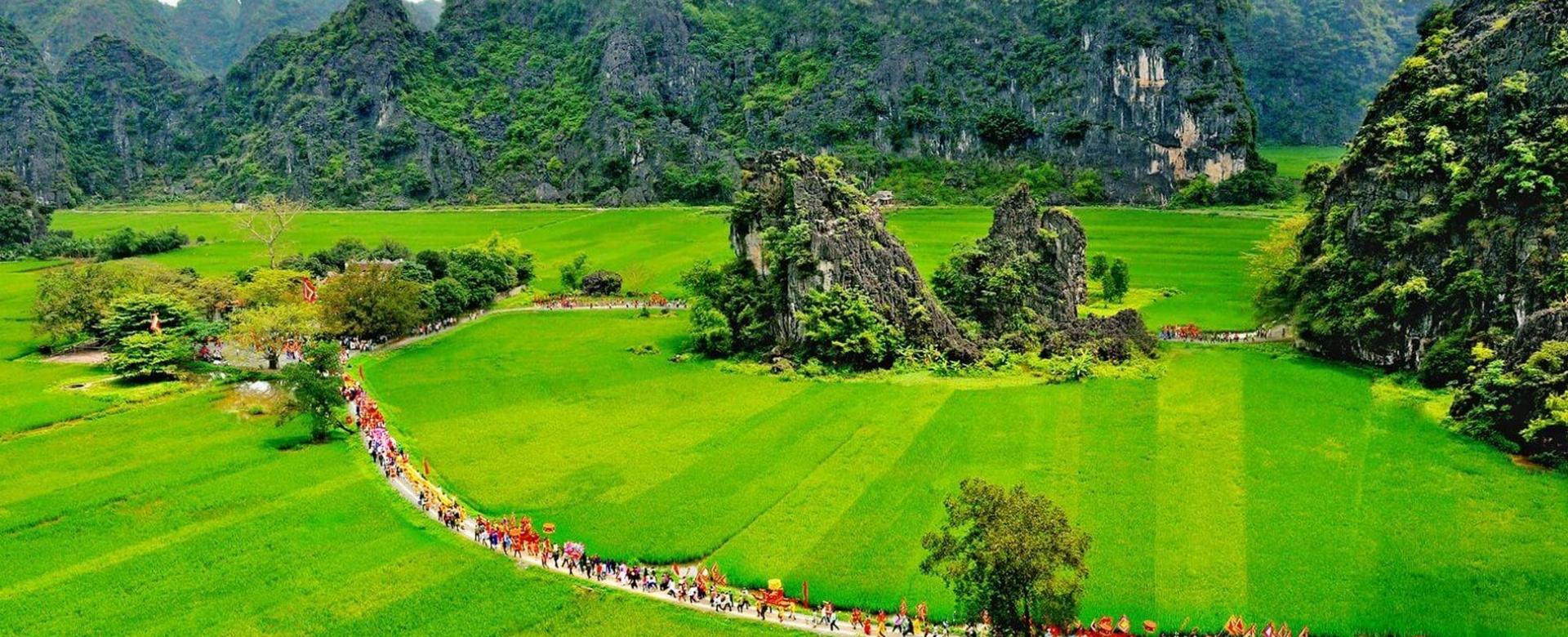 Cycling 2 days to explore Hoa Lu, Tam Coc, and Kenh Ga