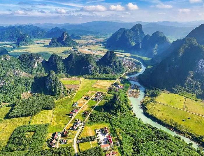 Cycling to Pu Luong to Cuc Phuong to Tam Coc, heritage tourist train to Hue , and Hoi An.