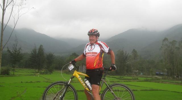 Cycling Dalat to Nha Trang, challenge Khanh Le Pass, enjoy downhill ride