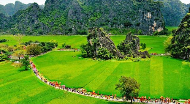 Cycling 2 days to explore Hoa Lu, Tam Coc, and Kenh Ga